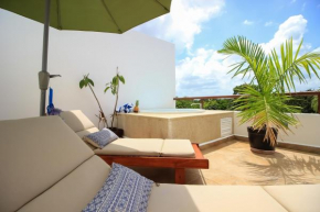 2Story Penthouse with Hot Tub Panoramic Jungle Views Charming Balcony in Bahia Principe